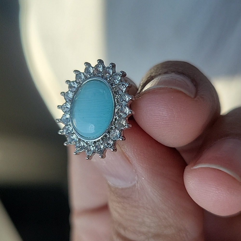 Cats Eye Blue Earring - Picture 4 of 4